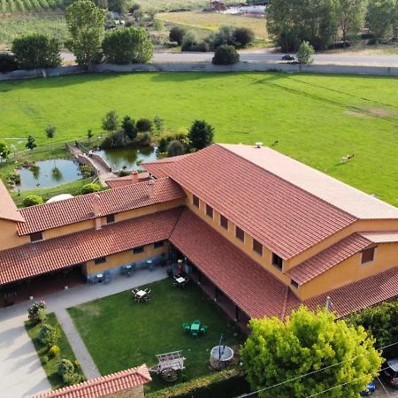 Los Reales Carrizo de la Ribera Exterior foto